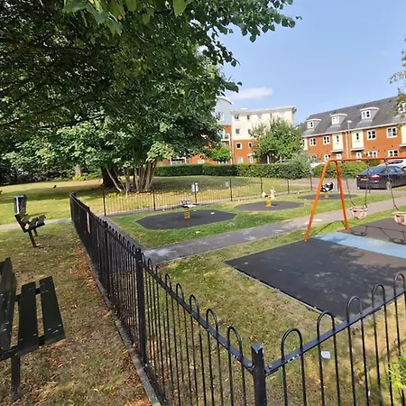 Sleeps9 Parking&Garage 17 Mins To Gatwick, 30 To London Villa Merstham Exterior photo