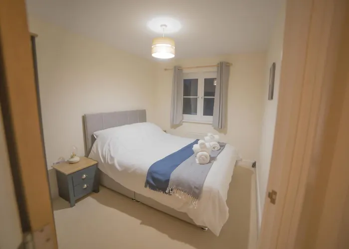 Sleeps9 Parking&Garage 17 Mins To Gatwick, 30 To London