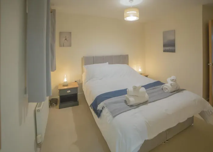 Sleeps9 Parking&Garage 17 Mins To Gatwick, 30 To London