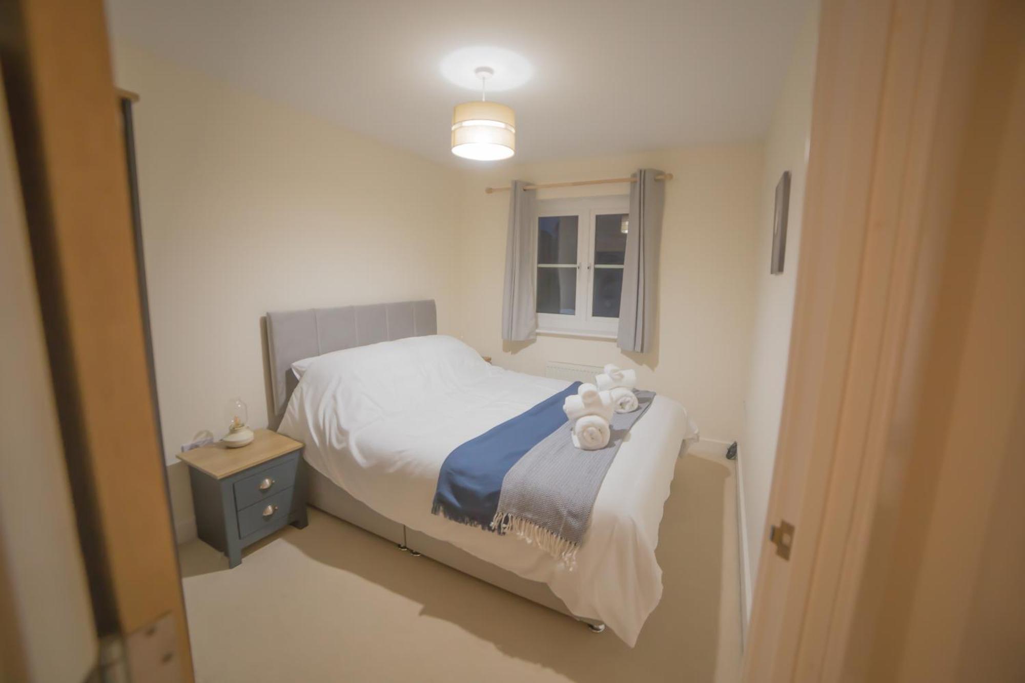 Sleeps9 Parking&garage 17 Mins To Gatwick, 30 To London Merstham