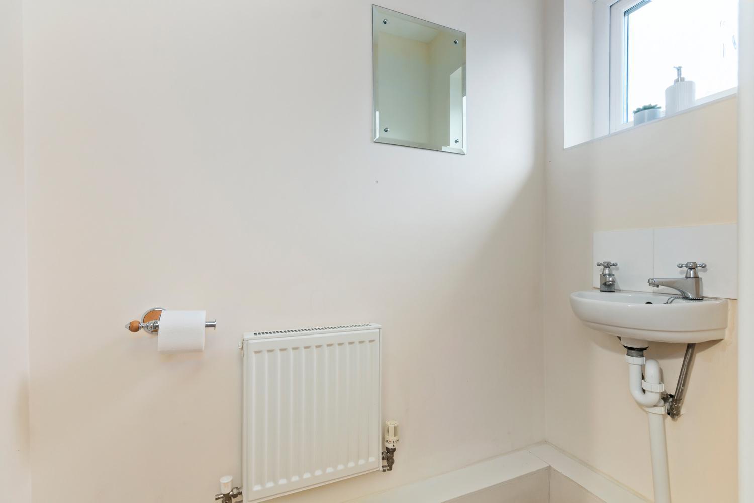Holiday home Sleeps9 Parking&garage 17 Mins To Gatwick, 30 To London *